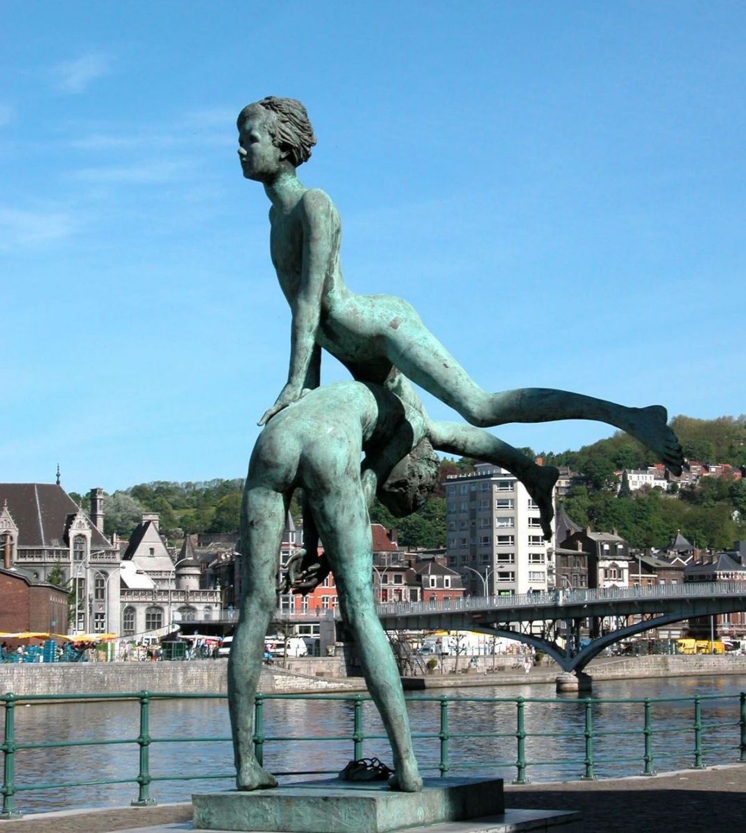 A statue in Liége